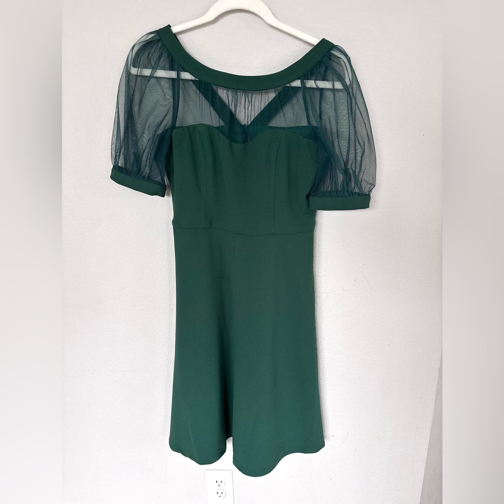 Maggie London Elegant Green Dress with Sheer Sleeves